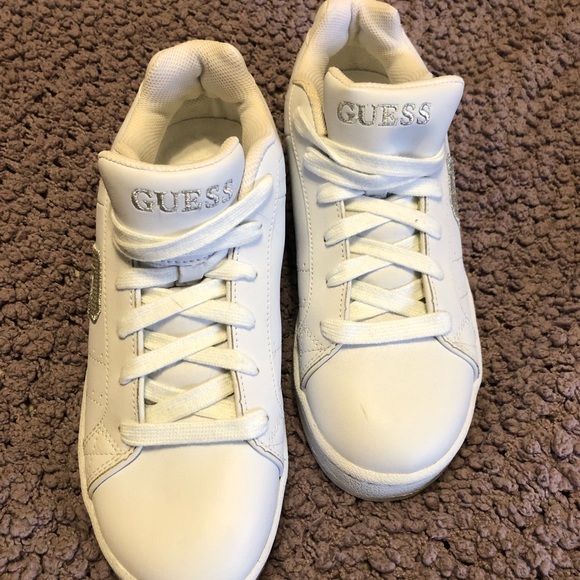 Women’s white and silver Guess sneakers. Size 7, worn once indoors - Picture 2 of 5